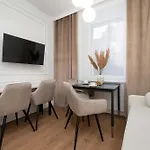 Jasny Z Dwoma Sypialniami By Renters