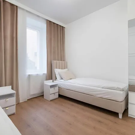 Apartament Jasny Z Dwoma Sypialniami By Renters *