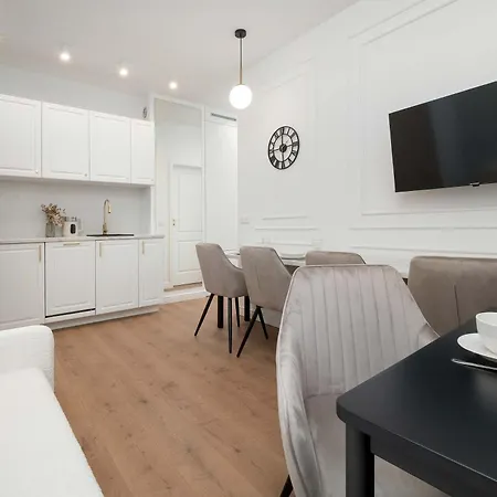 Jasny Z Dwoma Sypialniami By Renters Apartament *